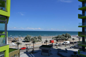 Sea and Pool View apt in ALEZZI Beach resort